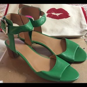 Nine West green heel sandals size 8 M